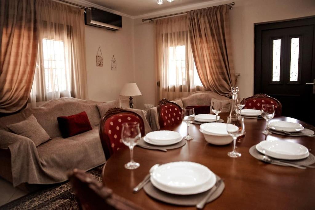 A Home Away From Home Τρίκαλα Εξωτερικό φωτογραφία
